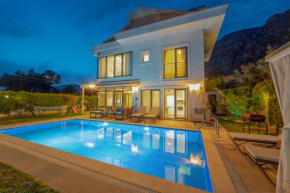 Sacred Private Villa w/Pool, Garden, Jacuzzi.